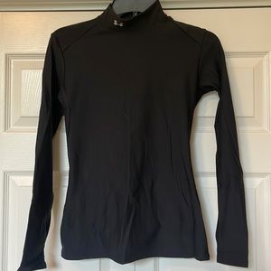 NWOT Under Armour cold weather long sleeve